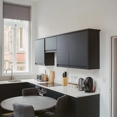 3 1 Bedroom, Sleeps X 4 *